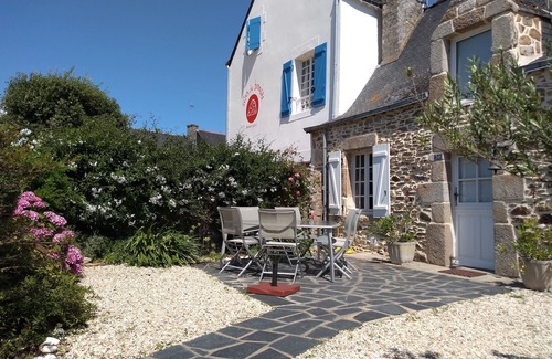 Damgan House | Discover PÉNERF: Pet-Friendly Retreat by the Port