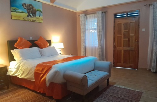 Kimana Hotel | Discover Penety Amboseli Resort: Pool, Spa & Family Fun