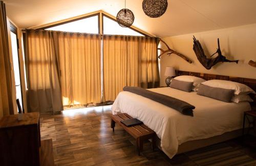 Sumatra Hotel | Top-Rated Penginapan Acha Acha: Pet-Friendly Retreat