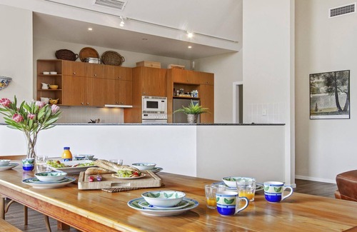 Culburra Beach Villa | Relax at Penguins Rest in Award-Winning Tilbury Cove
