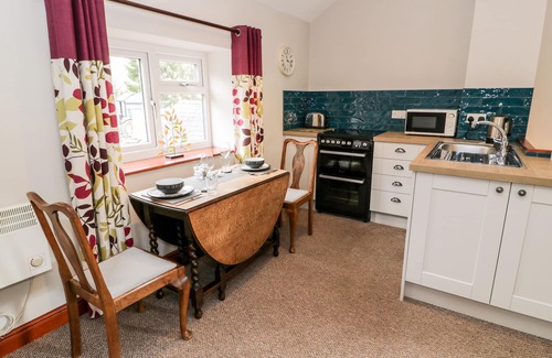 Pennant Melangell Cottage | Relax at PENIARTH with a Garden in Penybontfawr