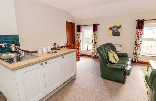 Pennant Melangell Cottage | Relax at PENIARTH with a Garden in Penybontfawr