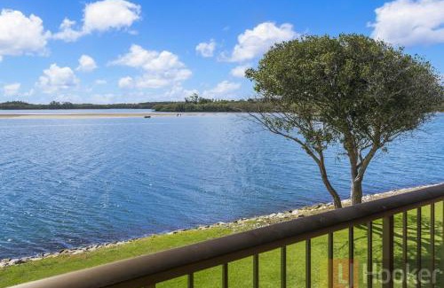 Yamba House | Family-Friendly Peninsula Court 6 with Pool in Yamba