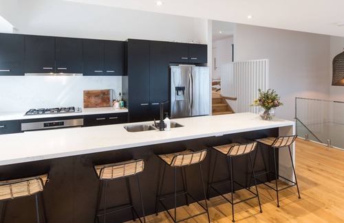 Fingal House | Inviting Peninsula Hot Springs Designer Home with Spa & Pool