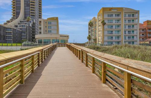 South Padre Island Hotel | Relaxing Peninsula Island Resort & Spa on South Padre Beach