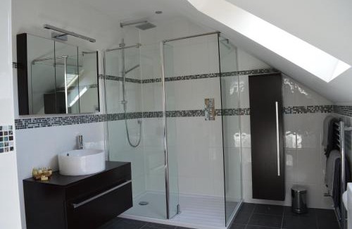 Aberporth House | Cozy Penlan Coastal Cottages - Driftwood with Hot Tub