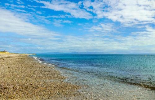 Rhyd-y-clafdy House | Pet-Friendly Getaway at Penlon Cottage for Families