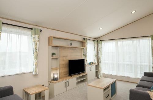 Fowey House | Pet-Friendly Haven at Penmarlam Lodge Retreat 12