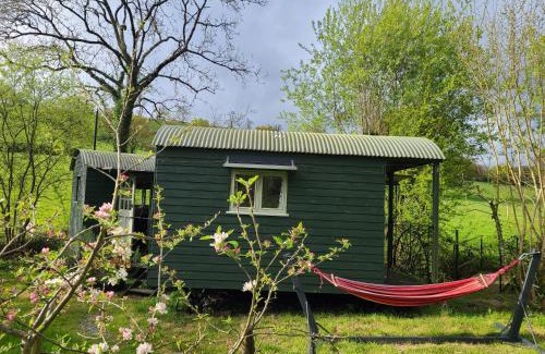 Trusham Apartment | Inviting Penn Bergeyn Shepherd's Huts with a Relaxing Hot Tub