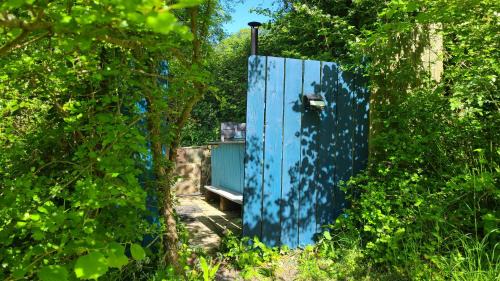 Trusham Apartment | Inviting Penn Bergeyn Shepherd's Huts with a Relaxing Hot Tub