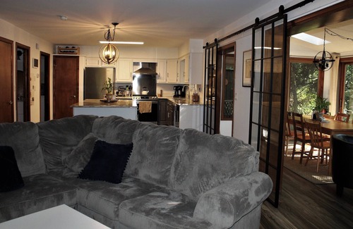 State College House | Prime Penn State Event Rental - Close to Everything!