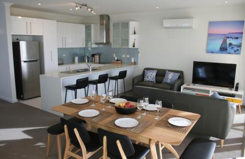 Penneshaw Apartment | Oceanfront Penneshaw Apartments with Ocean Views & Kitchen