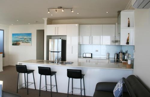 Penneshaw Apartment | Oceanfront Penneshaw Apartments with Ocean Views & Kitchen