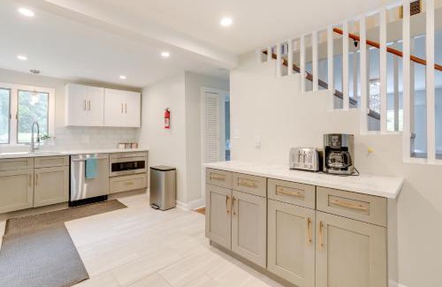 Pennington House | Family-Friendly Home near Princeton with Inviting Deck