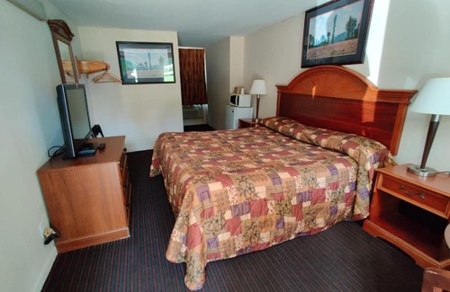 Rexmont Hotel | Comfortable Pennswoods Inn: Pet & Child Friendly Getaway