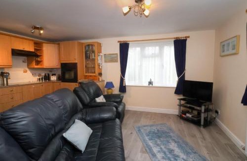 Whitchurch Canonicorum House | Penny Corner: Pet & Child Friendly 4-Star Retreat