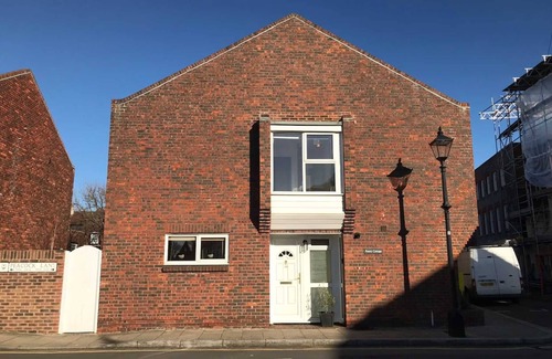 Portsmouth Cottage | Penny Cottage: Ideal Location Near Historic Dockyard & Cathedral