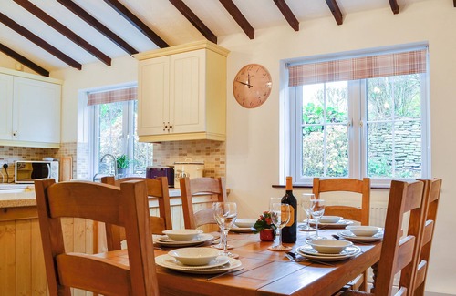 Bridgend Cottage | Ideal 3-Bedroom Stay in Llangeinor, Near Bridgend