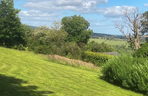 Bridgend Cottage | Ideal 3-Bedroom Stay in Llangeinor, Near Bridgend