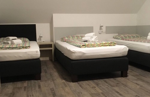 Gross Twulpstedt House | Budget-Friendly Penny-Pension with Breakfast & Family Rooms