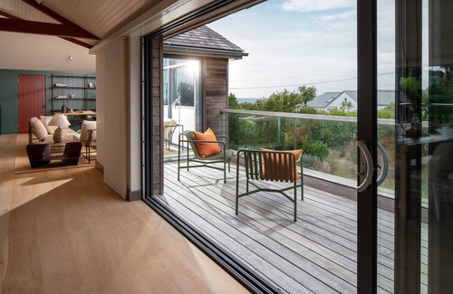 Constantine Bay Cottage | Beautiful Penrich House - Ocean View Retreat in Constantine Bay