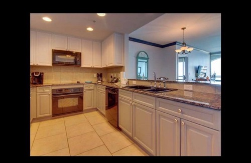 Pensacola Beach Condo | Experience Breathtaking Bay Views & Sunset Vistas