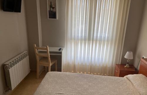 San Vicente de la Sonsierra House | Budget-Friendly Stay at Pensión San Vicente for Families