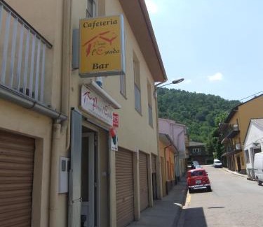 Sant Joan les Fonts House | Welcoming Pensió L'Estada: Pet-Friendly & Family Oriented