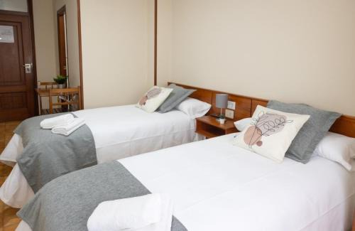 Catasol House | Discover Pensión A Codeseira Melide: Family-Friendly Retreat