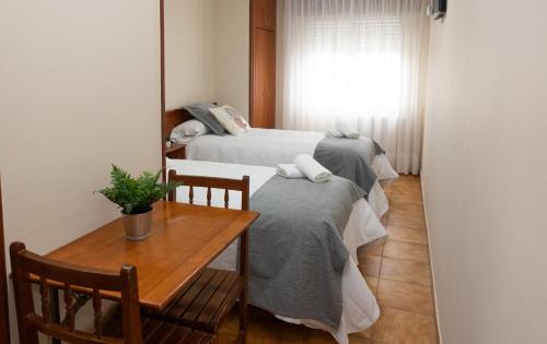 Catasol House | Discover Pensión A Codeseira Melide: Family-Friendly Retreat