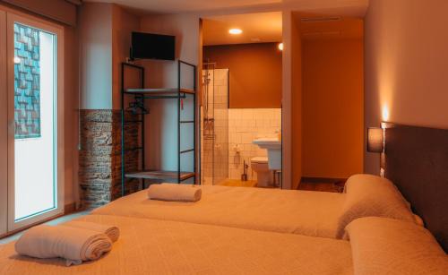 O Cadavo House | Child-Friendly Stay at Pensión A Marronda, Rated 8.4/10