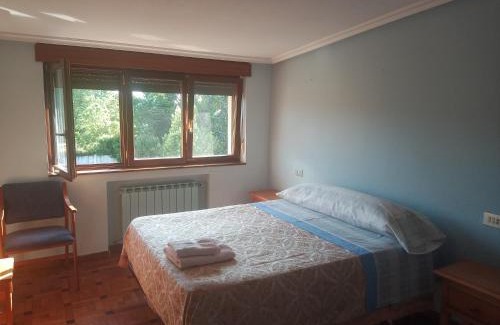 Distrito Rural Este House | Family-Friendly Pensión Abacá Gijón with Great Guest Ratings