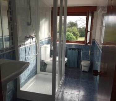 Distrito Rural Este House | Family-Friendly Pensión Abacá Gijón with Great Guest Ratings