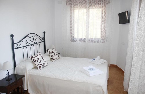Algarrobo Hotel | Oceanfront Pensión Algarrobeña: Family-Friendly Retreat