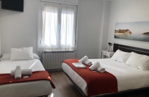 San Sebastian House | Pet-Friendly Stay at Pensión Amara with Family Amenities