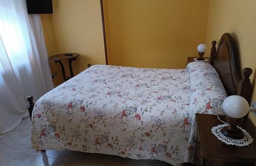 A Pobra do Brollon House | Budget-Friendly Stay at PENSIÓN AS VIÑAS with Breakfast