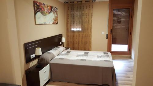 Vilafranca del Penedes House | Budget-Friendly Pensión Avenida: Family and Dining Options