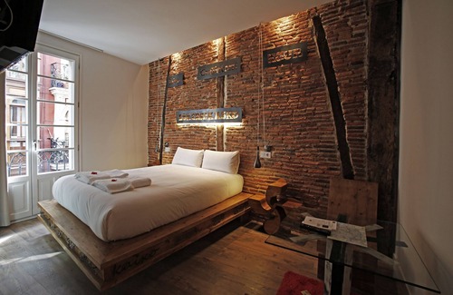 Bilbao Old Town House | Discover Pensión Basque Boutique – Spa, Breakfast & Family Fun