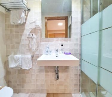 Benicarlo House | Family-Friendly Retreat at Pensión Belmonte II - 8/10 Rated