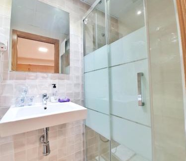 Benicarlo House | Family-Friendly Retreat at Pensión Belmonte II - 8/10 Rated