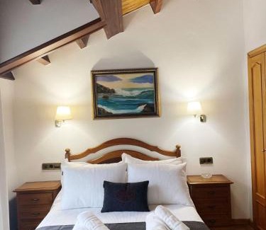 Onis Hotel | Discover Pensión Casa Morán: Family-Friendly Retreat