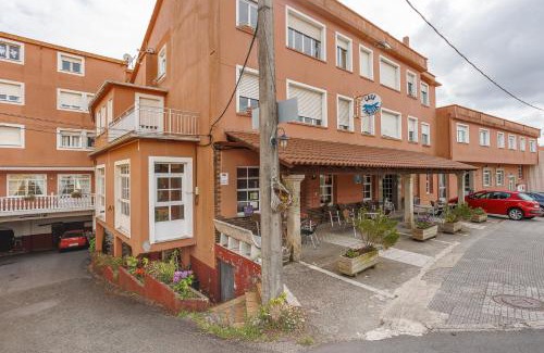 Bealo House | Pet-Friendly Pensión Casa Pachín with Family Amenities