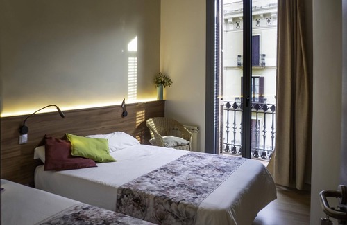 Sant Pere House | Discover Comfort at Pensión Ciudadela with Spa & Breakfast