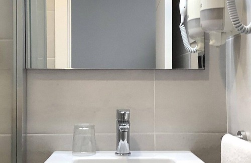 San Sebastian Centro House | Guest-Rated Pensión Donostiarra with Spa and Breakfast