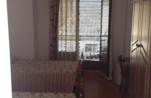 Bonete House | Budget-Friendly Pensión El Botijo: Family Welcoming Stay