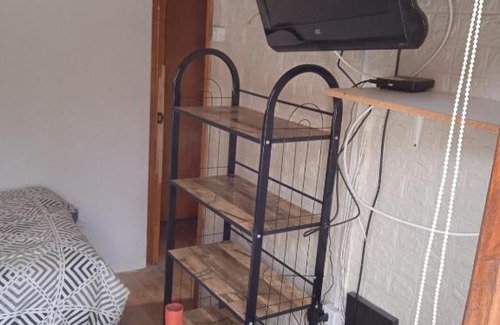Chillan House | Cozy Pensión Familiar: Pet and Child Friendly Retreat