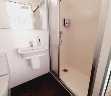 Catasol House | Highly Rated PENSIÓN FERRADURA with Family-Friendly Amenities
