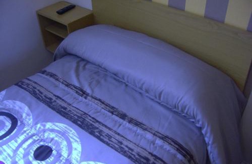 Irun House | Budget-Friendly Stay at Pensión Gema: Pet Friendly Comfort