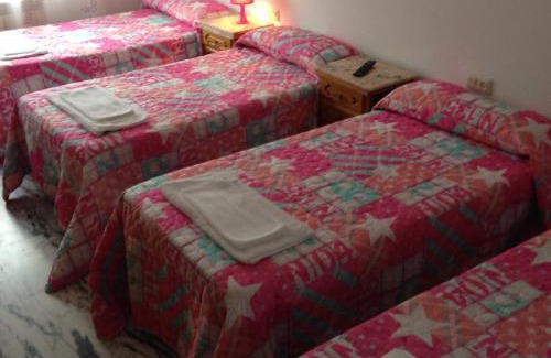 A Picarana House | Budget-Friendly Stay at Pensión Glorioso II - Child Friendly