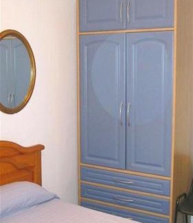 Zaragoza Old Town House | Budget-Friendly Pensión Iglesias: Pet & Child Friendly Stay